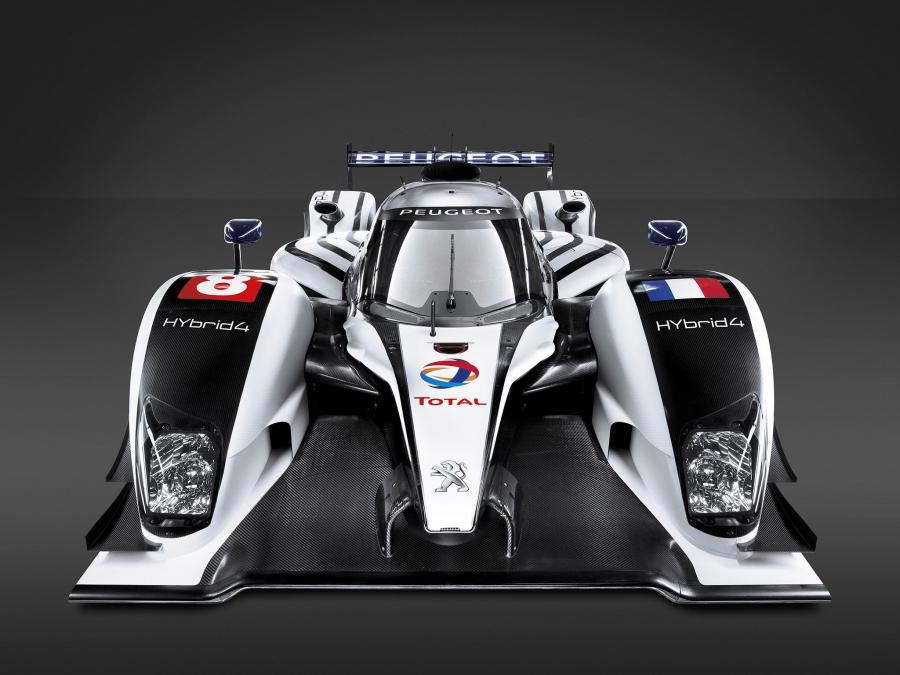  Peugeot 908 HYbrid4 2011 года  (фото 9 из 12)